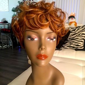 Beautiful short wig !